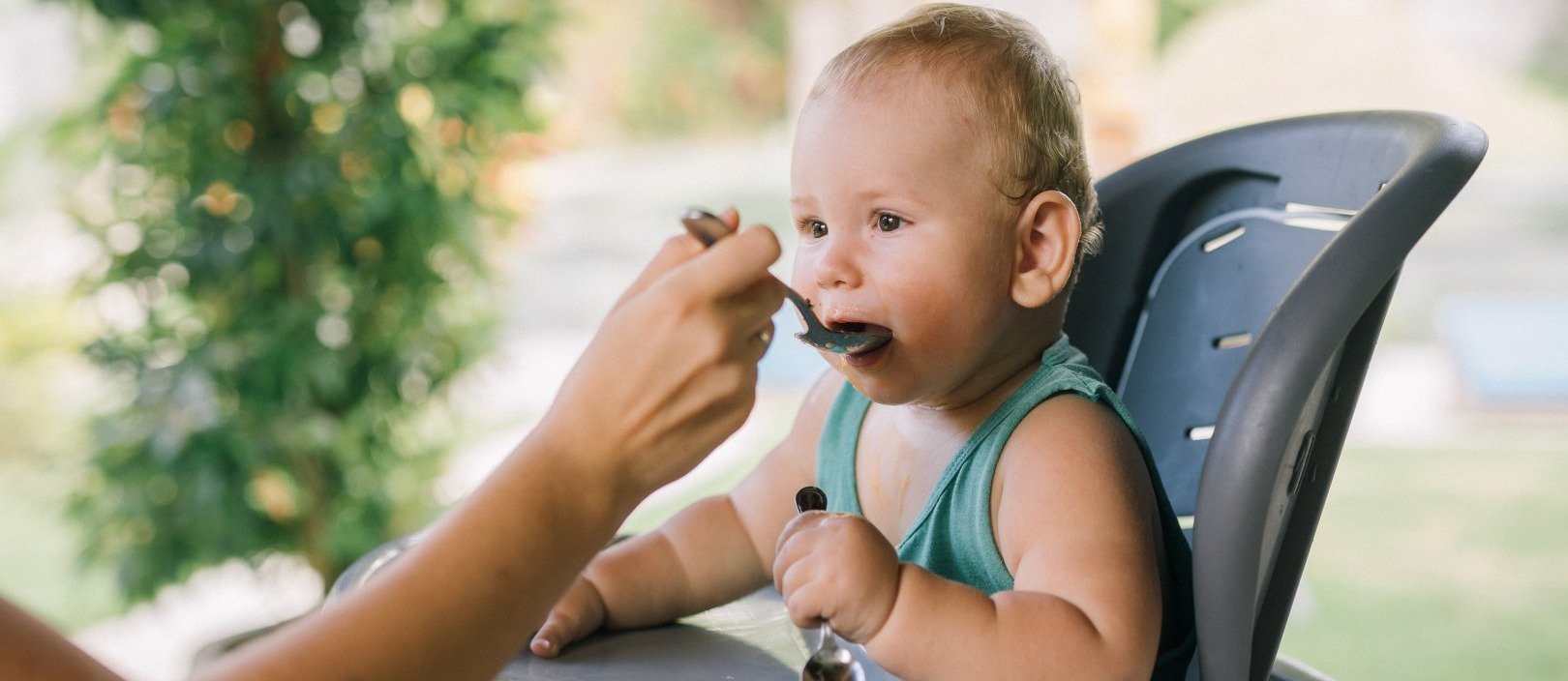 Nepořádek je nejlepší: Proč by si děti měly hrát s jídlem!