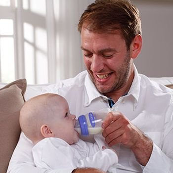 Lansinoh kojenecká láhev 240ml s NaturalWave TM savičkou (M)